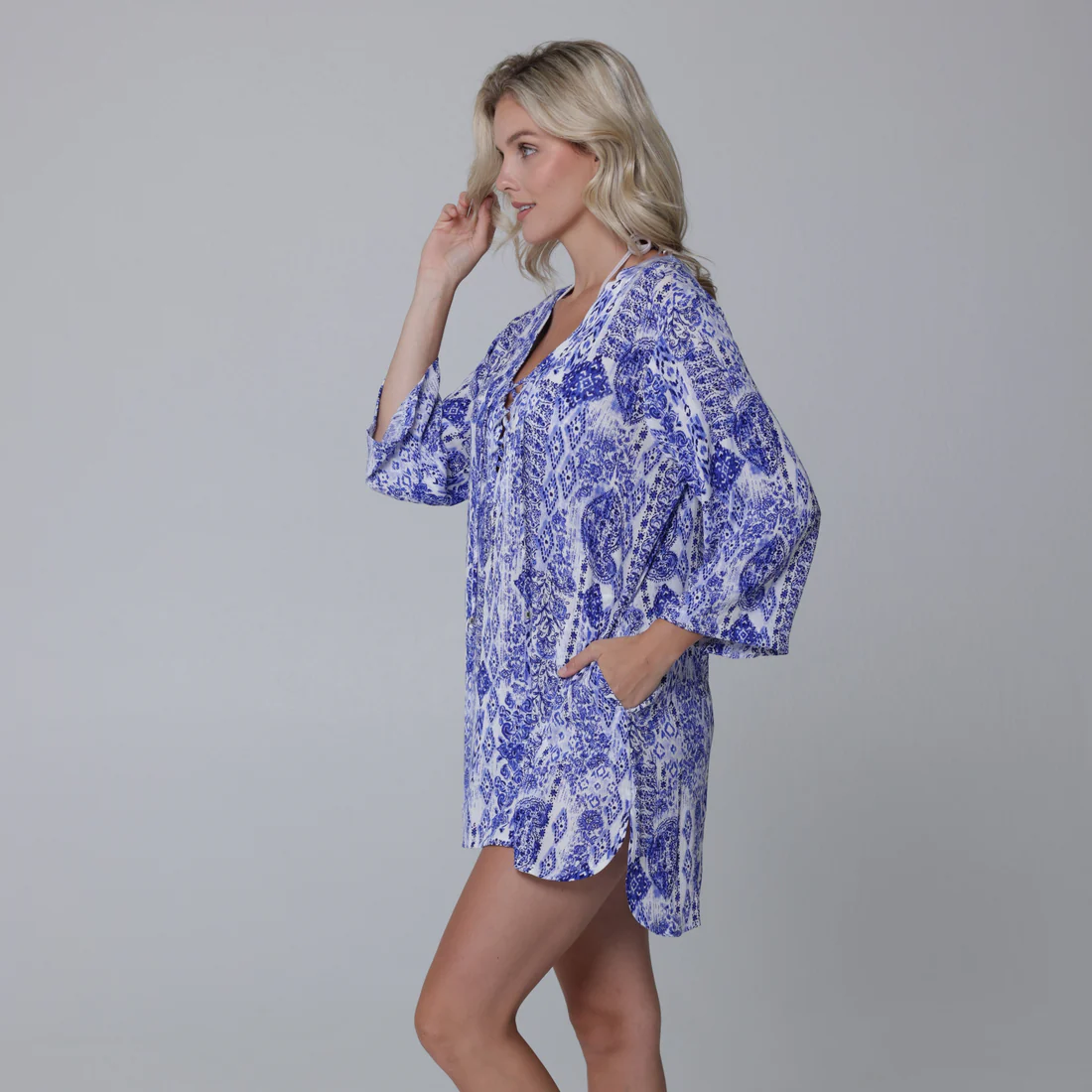 J.Valdi: Batik Lace Neck Big Shirt