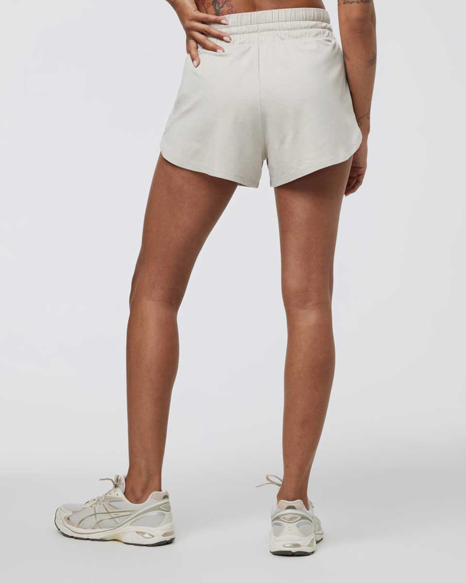 Vuori: Women's Halo Performance Short 2.0