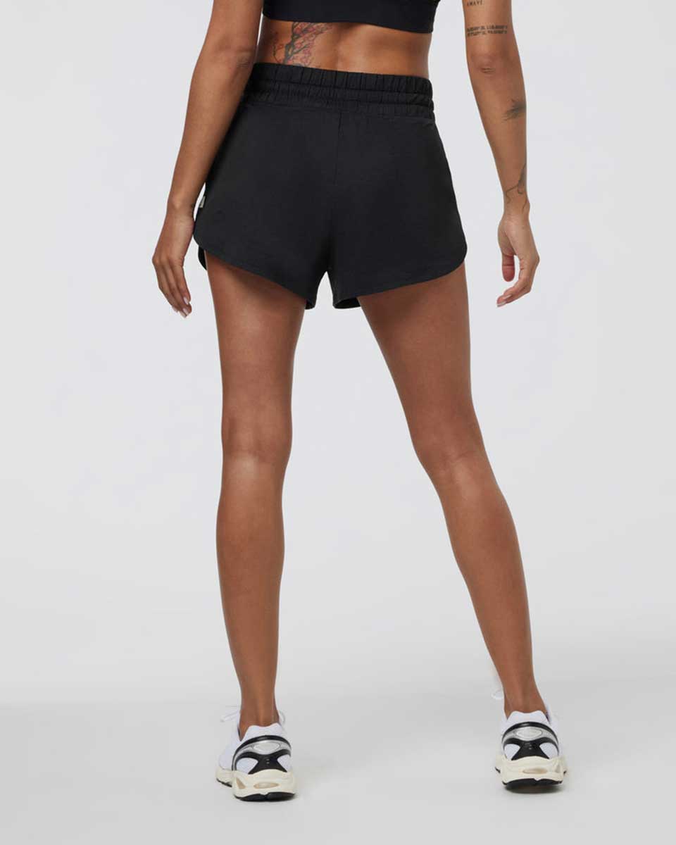 Vuori: Women's Halo Performance Short 2.0